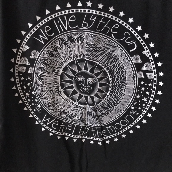 Tank top sun/moon women’s size medium - Picture 3 of 3